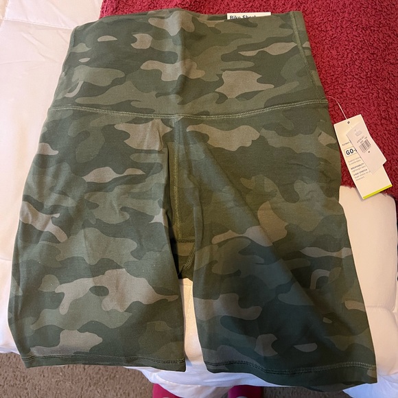 Old Navy Pants - Old Navy biker shorts